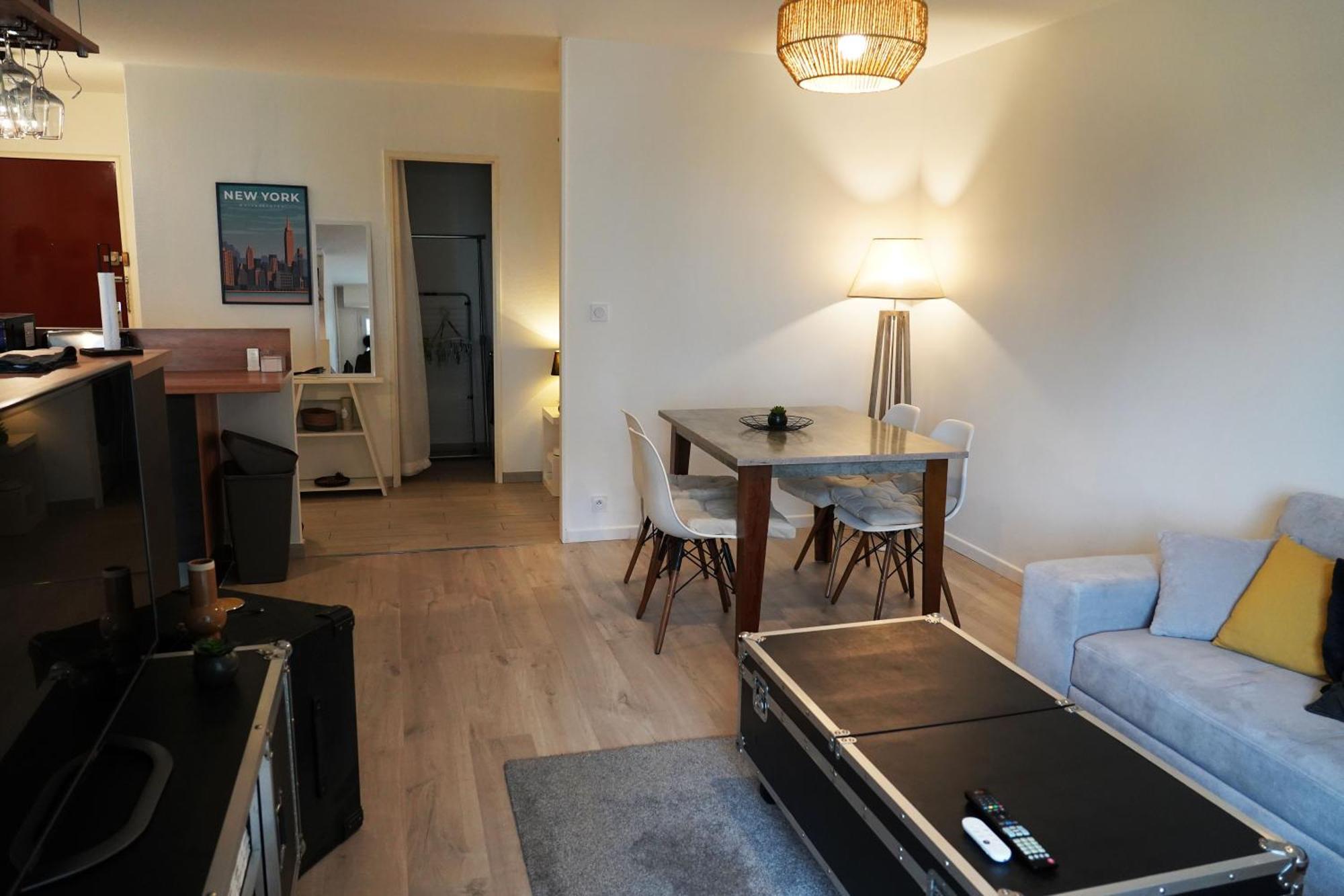 Apartamento Le Beau Hugo Mainvilliers  Exterior foto